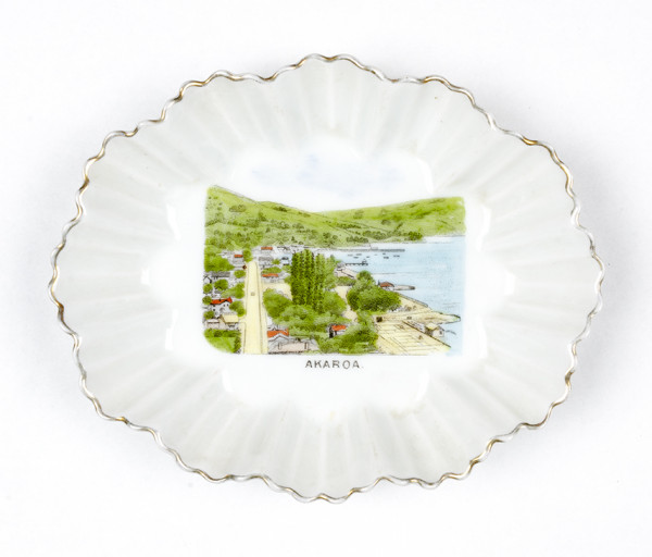 Souvenir dish